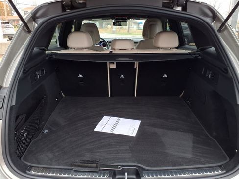 Used 2024 Mercedes-Benz GLC 300 4MATIC image 28