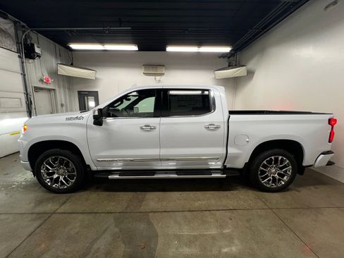 New 2026 Chevrolet Silverado 1500 High Country w/ Technology Package AWD/4WD image 10