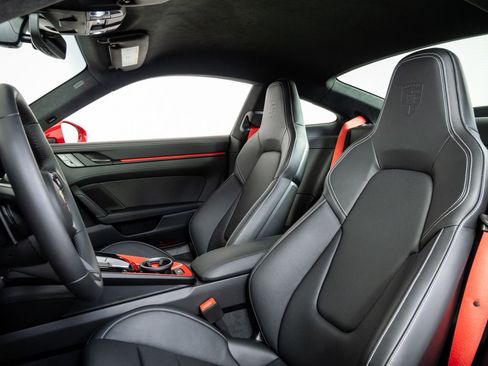 Certified 2025 Porsche 911 Carrera GTS image 5