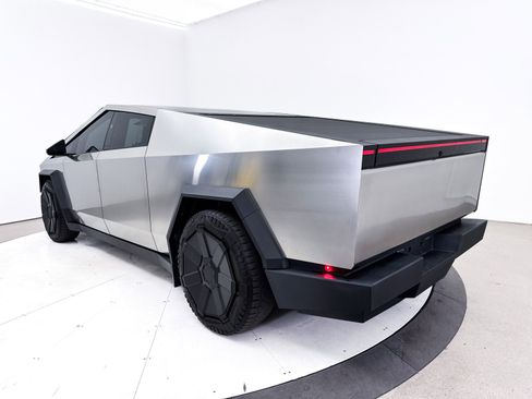 Used 2024 Tesla Cybertruck AWD Crew Cab image 14