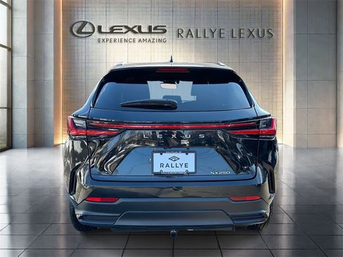 Certified 2022 Lexus NX 250 FWD image 4