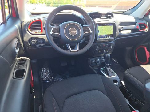 Used 2023 Jeep Renegade Trailhawk AWD/4WD image 17