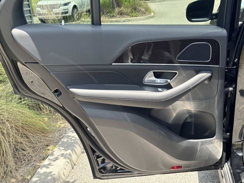 Used 2025 Mercedes-Benz GLE 350 4MATIC image 13