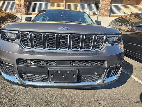 Used 2022 Jeep Grand Cherokee L Limited image 2