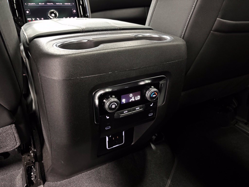 Used 2026 GMC Yukon XL AT4 AWD/4WD image 47