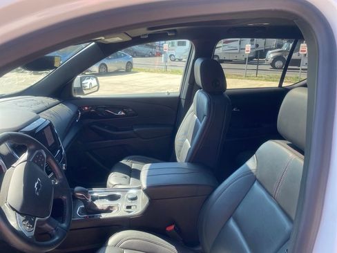 Used 2023 Chevrolet Traverse RS image 12