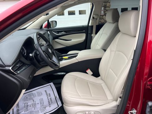 Used 2022 Buick Enclave Essence AWD/4WD image 12