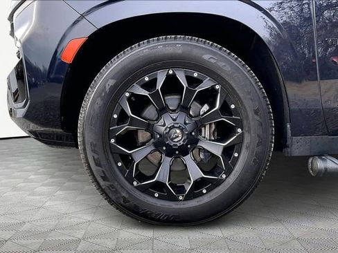 Used 2021 Chevrolet Tahoe Z71 w/ Luxury Package image 23