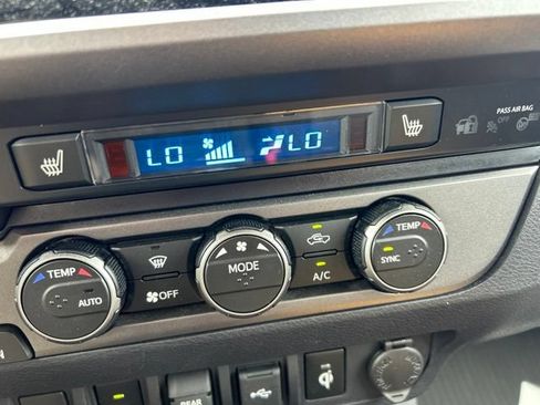 Used 2023 Toyota Tacoma TRD Sport w/ TRD Premium Sport Package AWD/4WD image 19