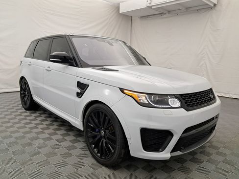 Used 2017 Land Rover Range Rover Sport SVR image 3