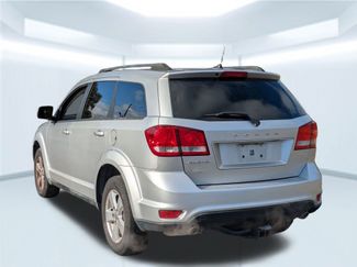 Used 2011 Dodge Journey Mainstreet w/ Flexible Seating Group video 3
