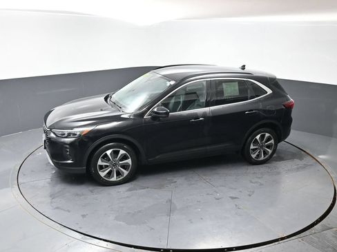Used 2024 Ford Escape Platinum AWD/4WD image 47