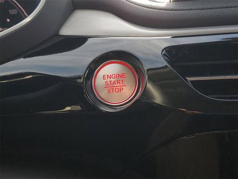 Certified 2025 Acura MDX w/ Technology Package image 31