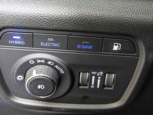 Used 2022 Jeep Grand Cherokee Trailhawk w/ Luxury Tech Group III AWD/4WD image 35
