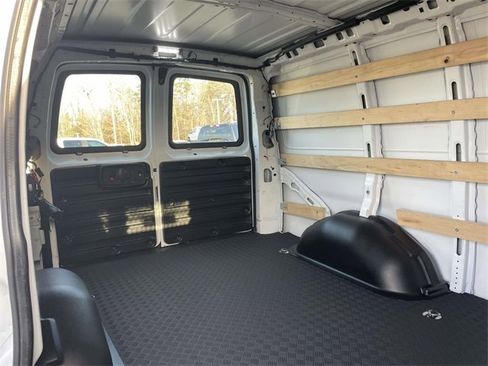 Used 2024 Chevrolet Express 2500 w/ Driver Convenience Package image 10