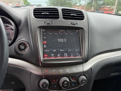Used 2019 Dodge Journey Crossroad w/ Mopar All Weather Group FWD image 19