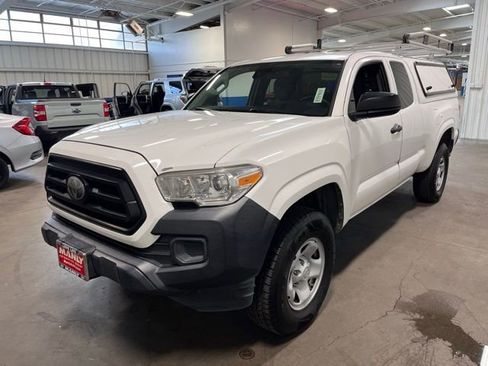 Used 2020 Toyota Tacoma SR image 7