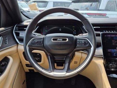 Used 2023 Jeep Grand Cherokee 4WD 4xe image 12