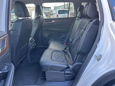 Used 2025 Volkswagen Atlas SE image 22