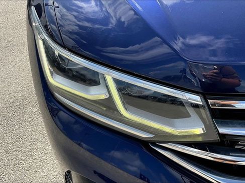 Used 2022 Volkswagen Tiguan SEL R-Line image 33