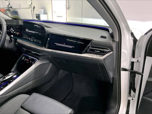 Certified 2025 Audi Q5 Prestige image 18