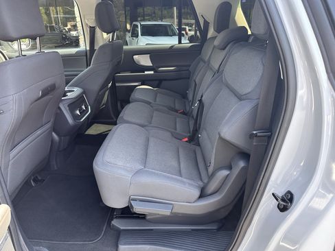 Used 2025 Ford Expedition Max Active AWD/4WD image 13