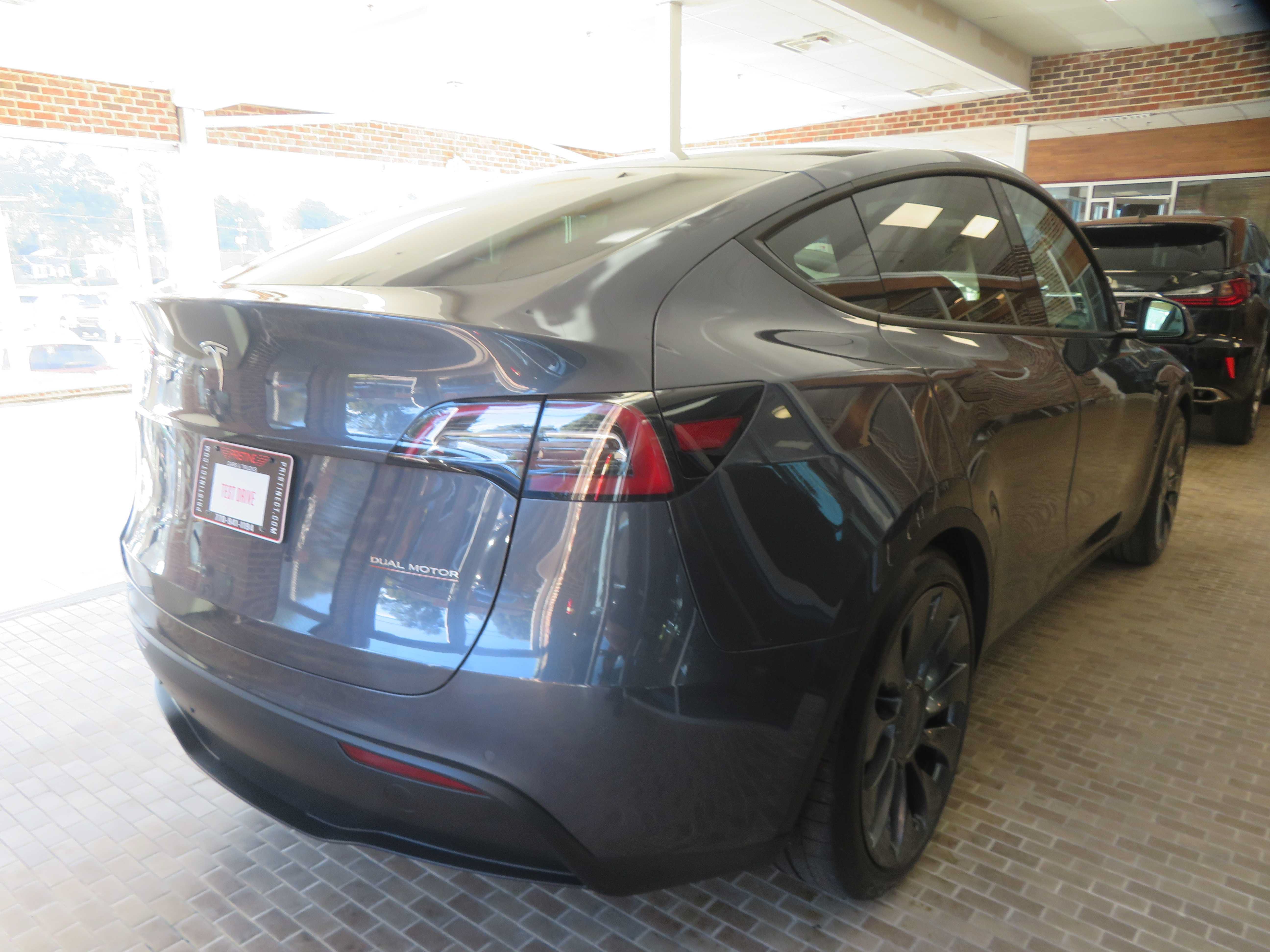 Used 2022 Tesla Model Y Performance AWD/4WD image 4