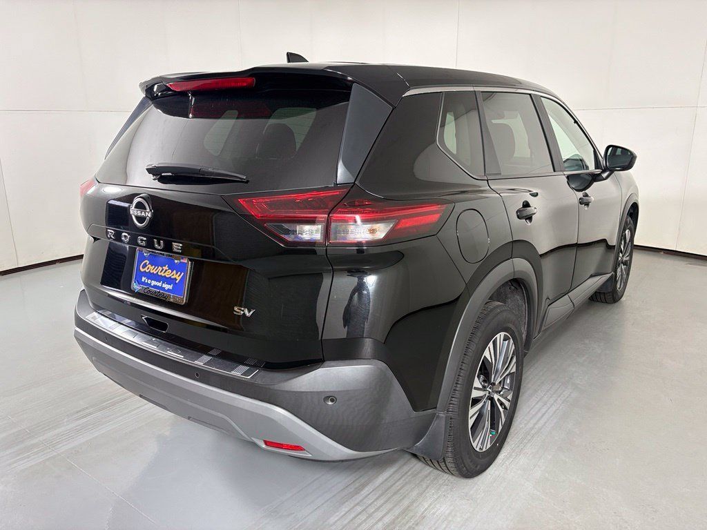 Used 2023 Nissan Rogue SV FWD image 8