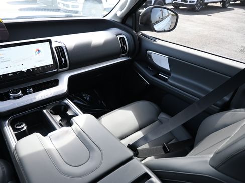 New 2027 Ford Expedition Max Active RWD image 32