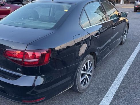 Used 2017 Volkswagen Jetta SE image 14