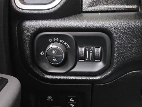 Used 2019 RAM 1500 Big Horn image 32