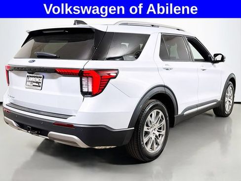 Used 2026 Ford Explorer Platinum RWD image 4