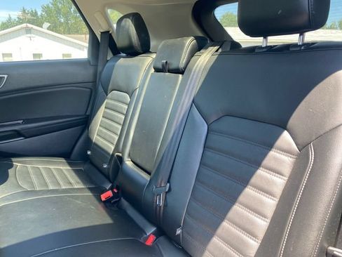 Used 2016 Ford Edge SEL w/ Equipment Group 201A AWD/4WD image 18