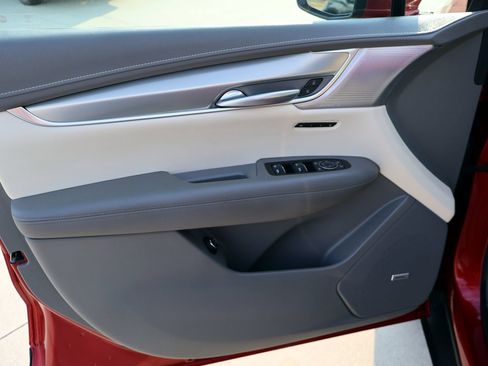 Used 2024 Cadillac XT5 Premium Luxury w/ Technology Package FWD image 17