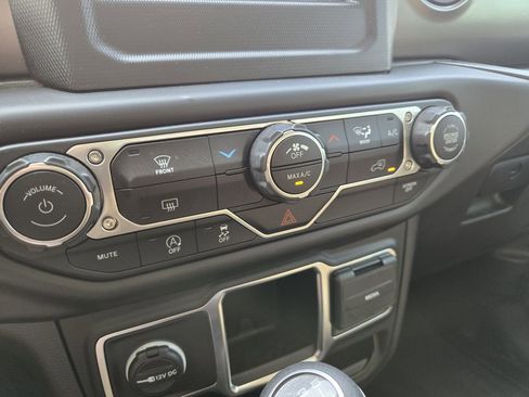Used 2023 Jeep Wrangler Sport AWD/4WD image 13