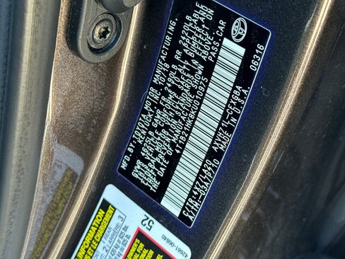 Used 2019 Toyota Camry XLE w/ Driver Assist Package FWD image 26