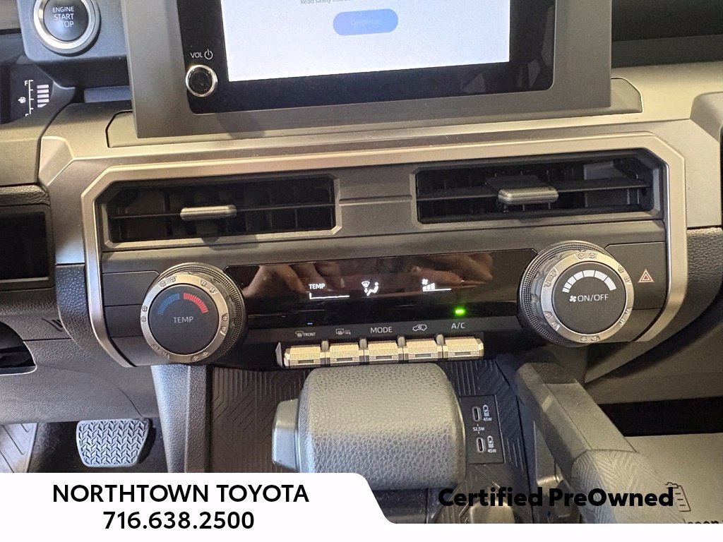 Used 2025 Toyota 4Runner SR5 AWD/4WD image 18