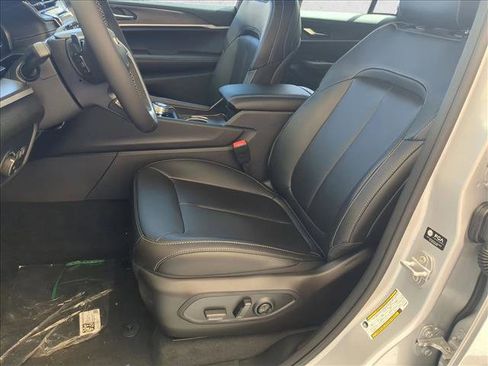 New 2025 Jeep Grand Cherokee Limited image 4