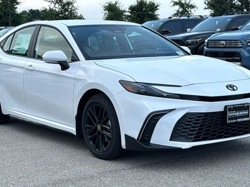 New 2026 Toyota Camry SE FWD image 3
