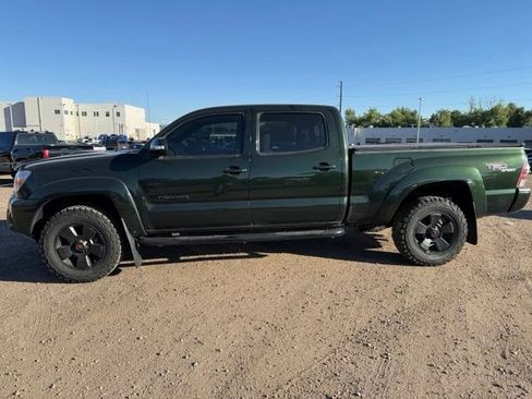 Used 2013 Toyota Tacoma 4x4 Double Cab w/ TRD Sport Pkg image 2