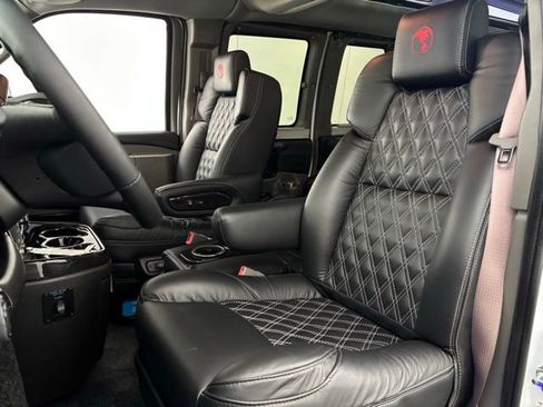 New 2025 GMC Savana 2500 Extended w/ Driver Convenience Package image 17