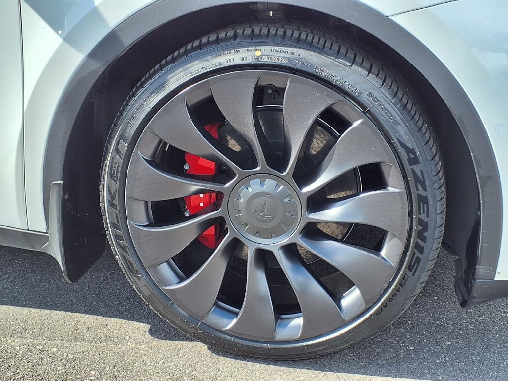 Used 2022 Tesla Model Y Performance AWD/4WD image 10