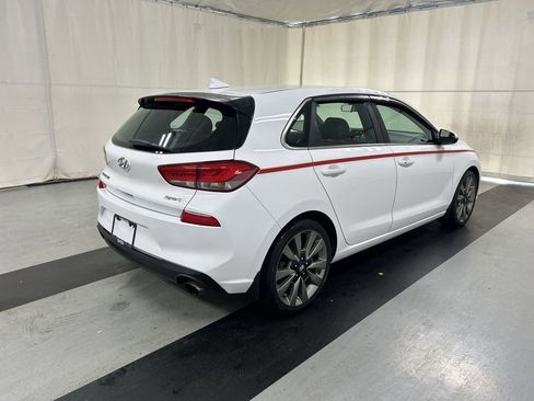 Used 2018 Hyundai Elantra GT Sport FWD image 2