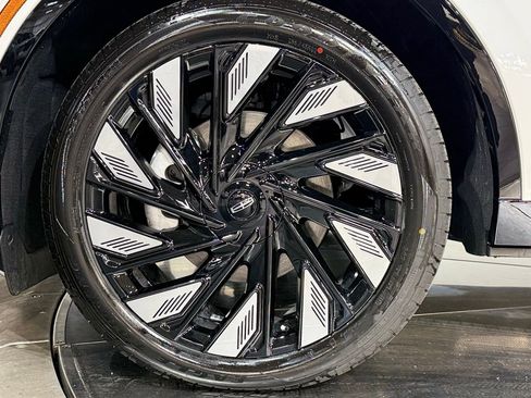 New 2026 Lincoln Nautilus Reserve w/ Jet Appearance Package image 25