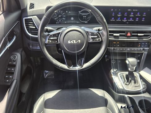 Certified 2024 Kia Seltos EX image 14