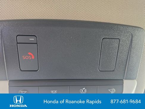 Used 2024 Nissan Rogue SV AWD/4WD image 29