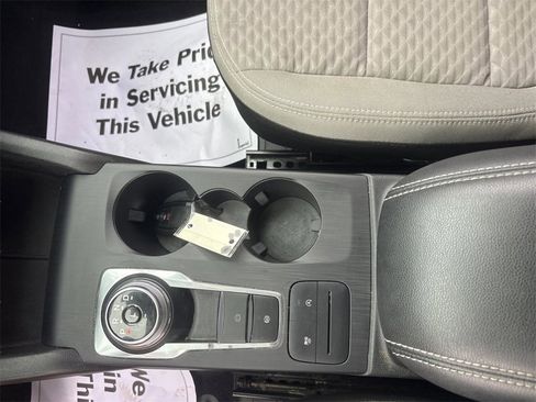 Used 2022 Ford Escape SE image 25