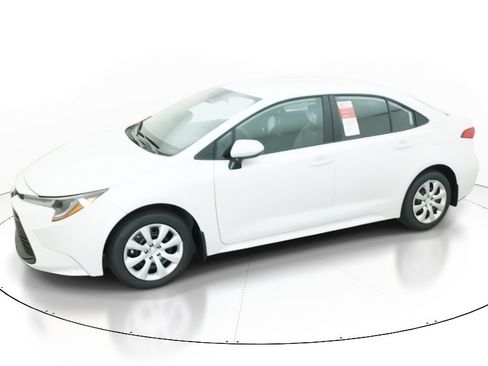 New 2026 Toyota Corolla LE image 2