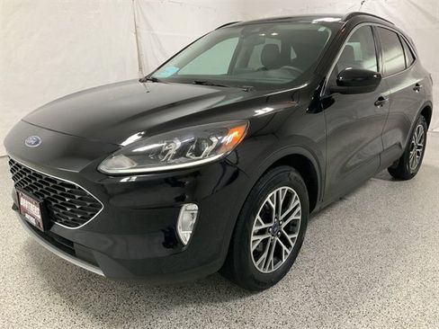 Used 2020 Ford Escape SEL image 3