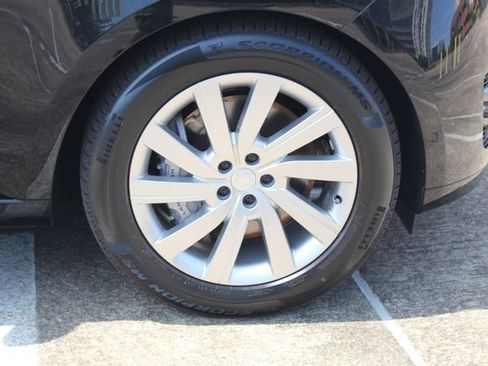 New 2025 Land Rover Range Rover SE image 9